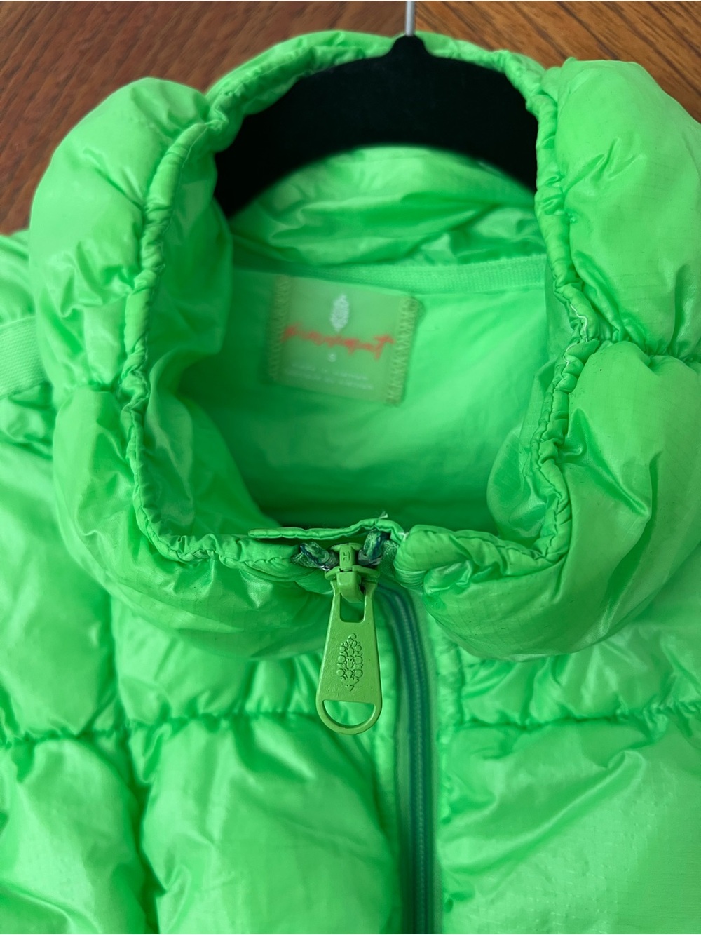 FP Movement Scrunchy Glossy Pippa Packable Puffer Jacket Size Small RT $228 - Picture 4 of 7